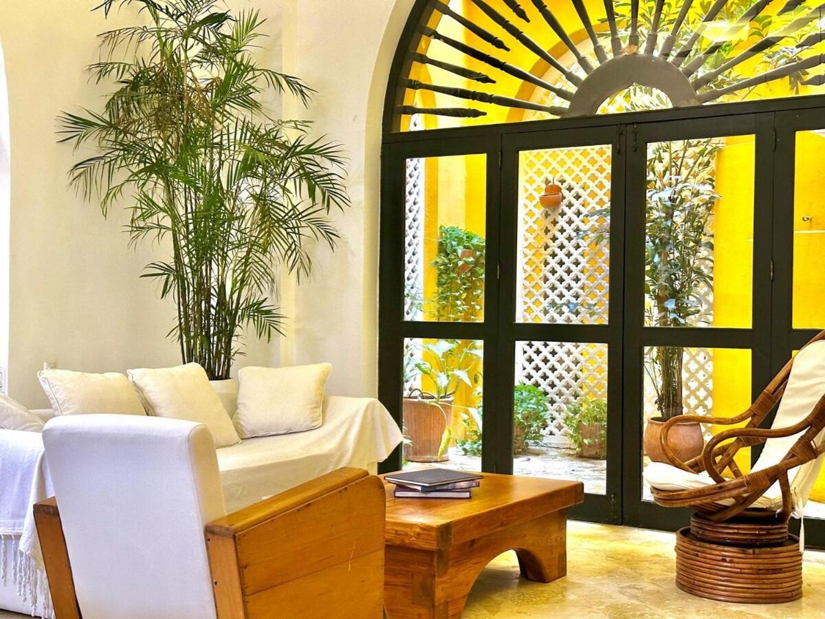 Walled 2 Private Patios, Rooftop With Pool Apartamento *