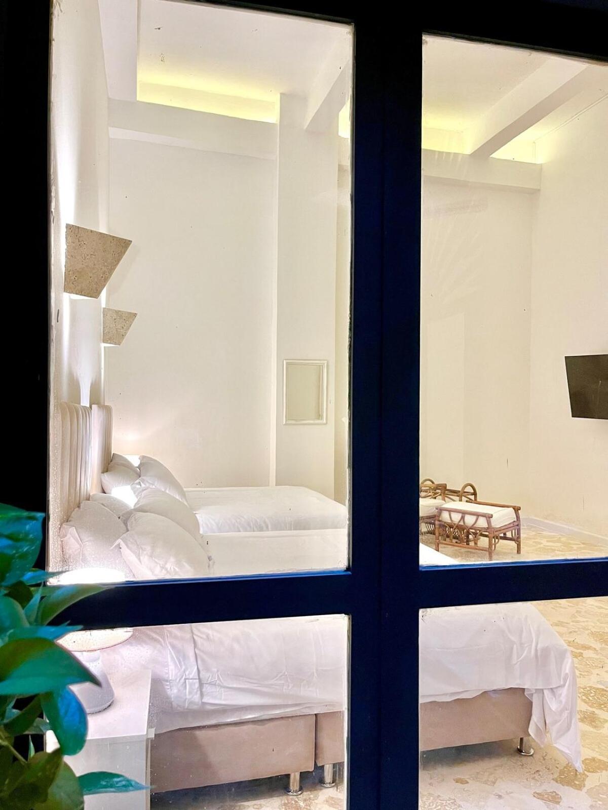 Walled 2 Private Patios, Rooftop With Pool Apartamento Cartagena